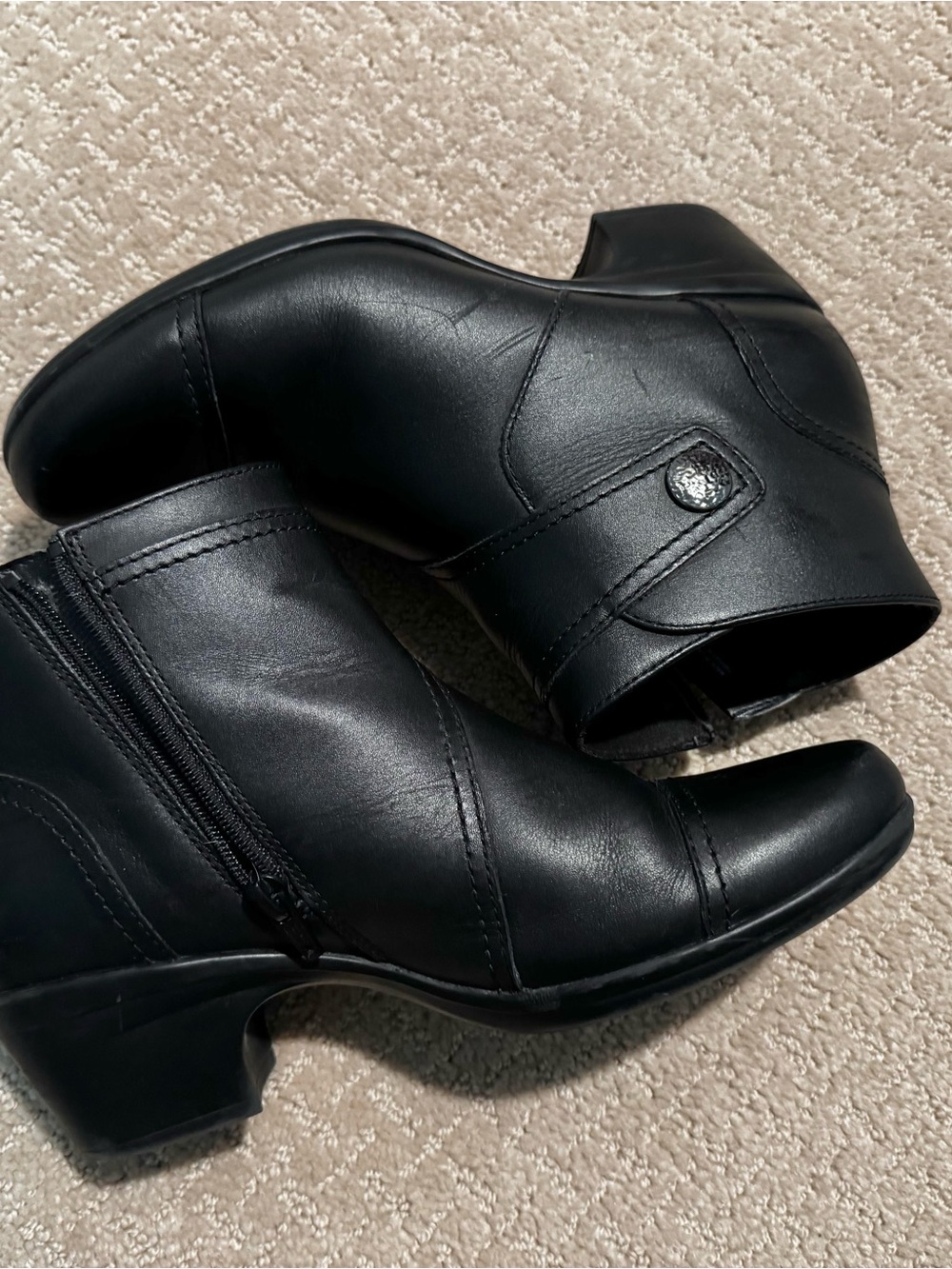 Clarks Emily Calle Black Leather Ankle Booties Side Zip Size 8 - Picture 8 of 11